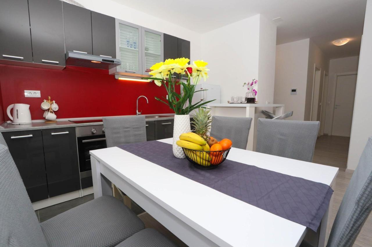 Apartman Petra Makarska Exterior foto