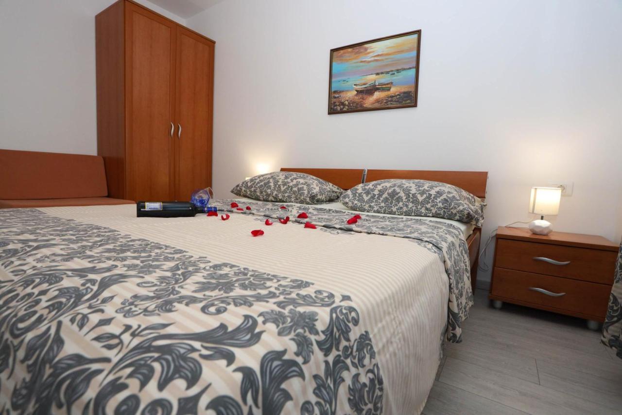Apartman Petra Makarska Exterior foto