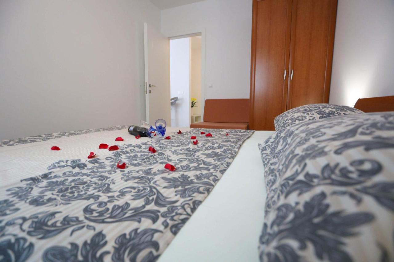 Apartman Petra Makarska Exterior foto