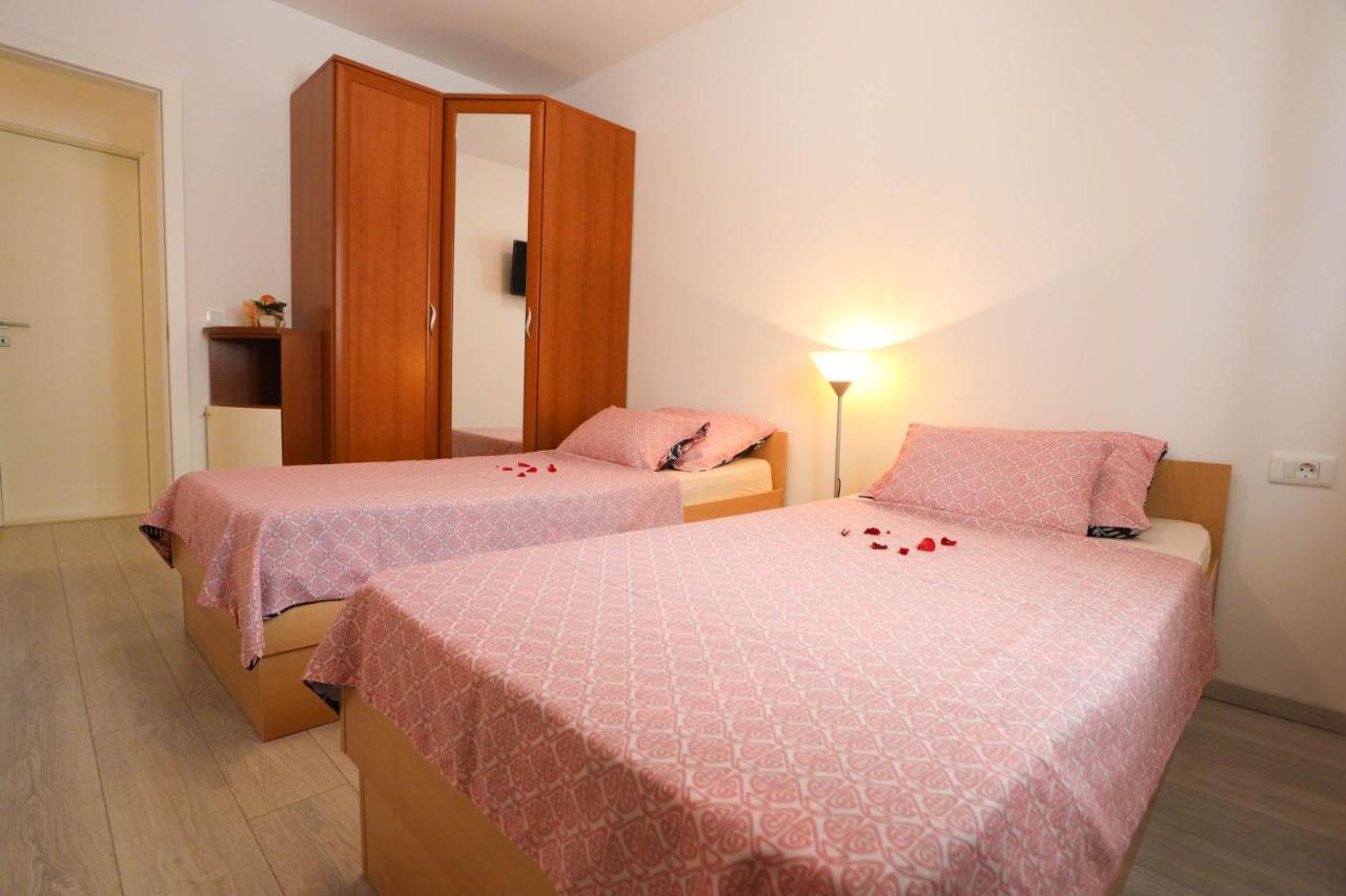 Apartman Petra Makarska Exterior foto