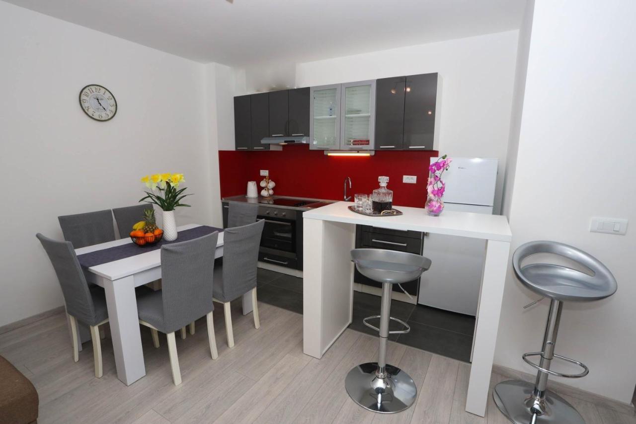 Apartman Petra Makarska Exterior foto