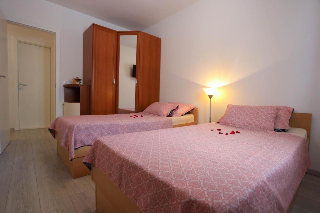 Apartman Petra Makarska Exterior foto